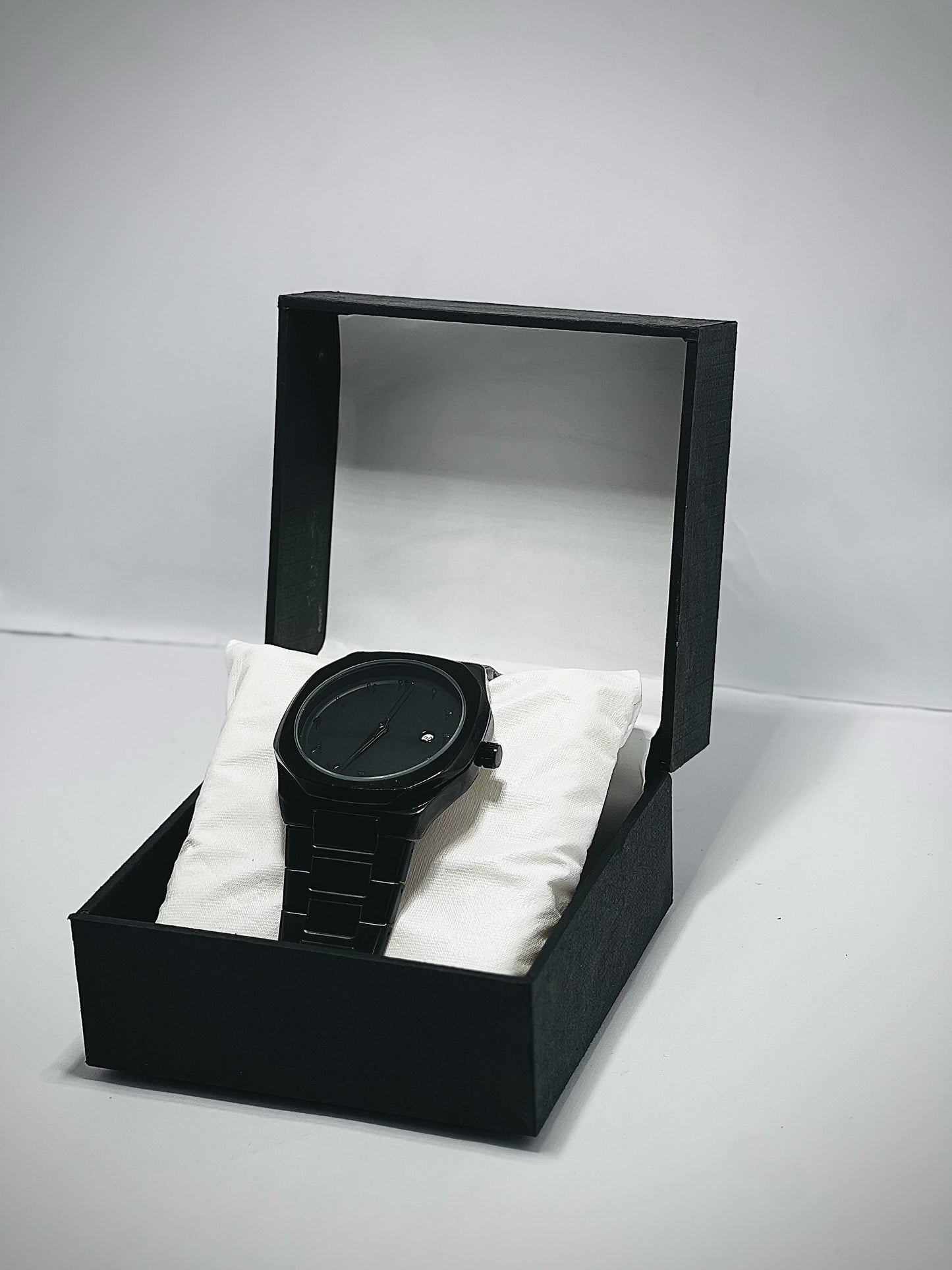 Aura Midnight Black Metal Watch – Arabic Dial
